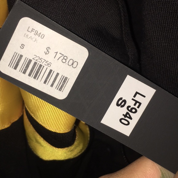 Half Sleeveless Sweater - Picture 6 of 6